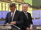 Tiskov� konference �len� vl�dy, hejtman�, prim�tora hlavn�ho m�sta Prahy a...