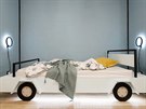 Oliverova postel má podobu autíka.