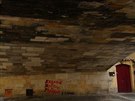 Pod obloukem Karlova mostu na Mal� Stran� se objevilo graffiti. (9.3.2020)