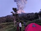 Indonéská sopka Merapi se probudila. Chrlila kou a popel