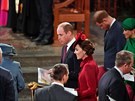 Princ William, vévodkyn Kate, princ Harry a vévodkyn Meghan pi píchodu...