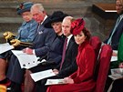 Královna Albta II., princ Charles, vévodkyn Camilla, princ William,...
