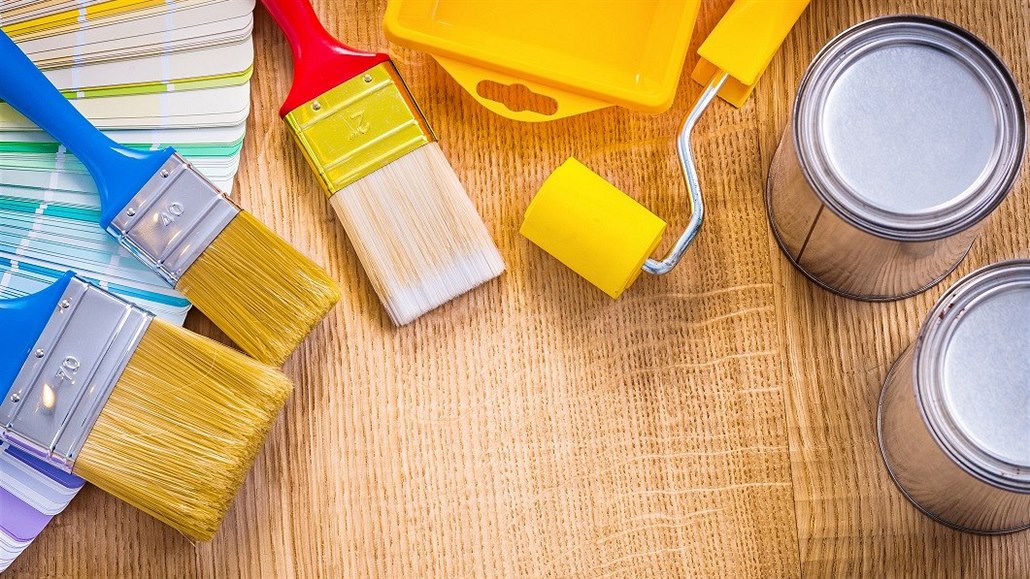 Jaro budí touhu vymalovat byt. Co dělat, když objevíte plíseň