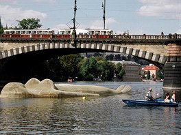 Ponorná socha Vltava, 2000