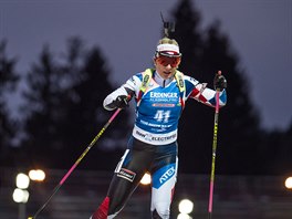 Lucie Charvátová na trati sprintu v Novém Městě.