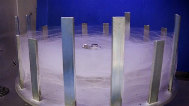 Výroba respirátorů z nanovláken ve společnosti Pardam.
