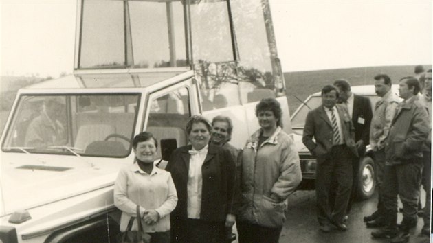 Papež Jan Pavel II. při návštěvě Velehradu v roce 1990 přiletěl vrtulníkem do Tupes.
