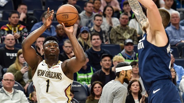 Zion Williamson (1) z New Orleans stl v zpase s Minnesotou.