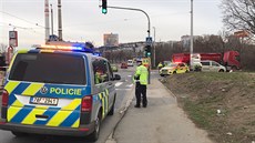 Nehoda nákladního auta s chodcem v praské Michli. (9. bezna 2020)