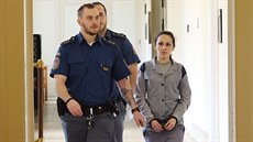Odsouzená Mária Biháryová u Mstského soudu v Praze (9. 3. 2020)