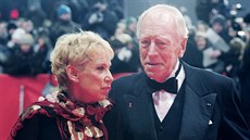 Švédský herec Max von Sydow s manželkou Catherine Brelet