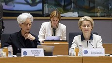 (zprava) éfka Evropské komise Ursula von der Leyenová, generální tajemnice...