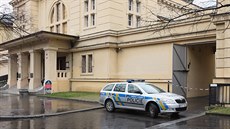 Policie vyetuje pád eny z okna teologické fakulty Univerzity Karlovy v...