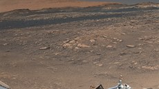 Výez z panoramatického snímku Marsu. Celou scenérii zachytilo vozítko...