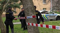Policisté vy�et�ují vra�du, která se stala v Mochovské ulici v pra�ském...