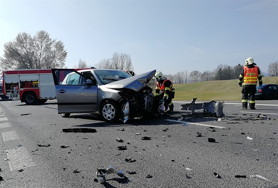 Při nehodě u Jablonného v Podještědí se střela dvě auta.