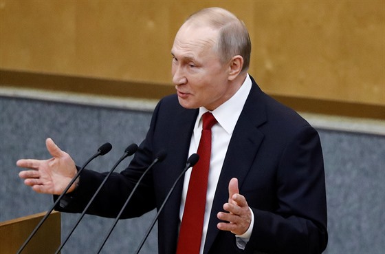 Ruský prezident Vladimir Putin se před ruskými poslanci vyjadřuje k návrhu na...
