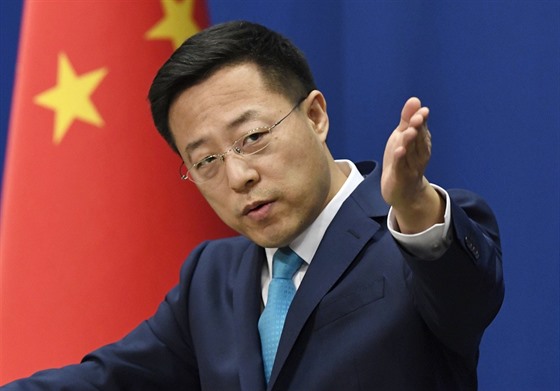 Mluvčí čínského ministerstva zahraničí Čao Li-ťien naznačil, že koronavirus do...