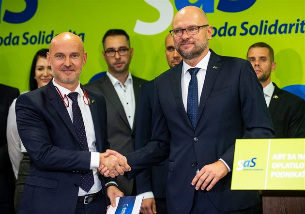 Slovenská koalice se postavila za Matoviče, Sulíkova SaS odejde z vlády