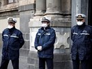 Italtí policisté steí ulice Milána poté, co vláda rozhodla o celostátní...