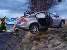 Volvo se ve vzduchu zakl�nilo do jednoho ze strom�, �idi� nem�l �anci na...