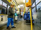 Každou noc absolvují všechny autobusy a trolejbusy jihlavské MHD důkladnou...