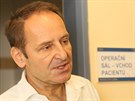 Pavel Dlouh� je prim��em infek�n�ho odd�len� �steck� Masarykovy nemocnice. V...