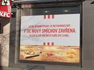 Prodejna KFC v Praze na Smíchov k sob zve zákazníky, kteí se nemohou najíst...