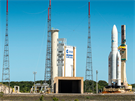 Raketa Ariane na odpalovací ramp na kosmodromu Kourou ve Francouzské Guyan