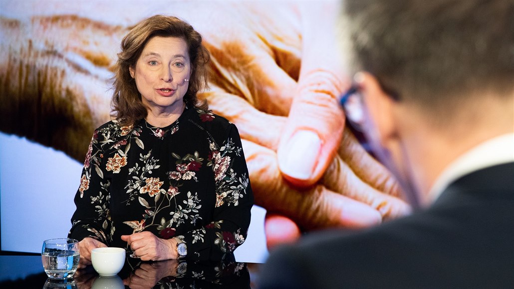 Geriatrička: Izolace seniorům neprospívá, využijte technologie