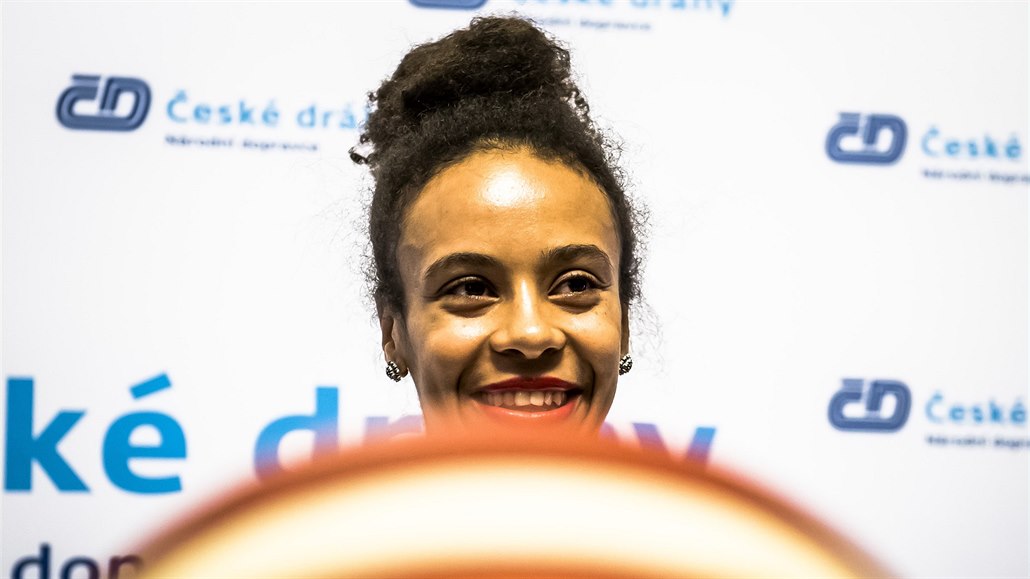 Pamela-Therese Effangová je patronkou �kolní basketbalové ligy �D Cup.