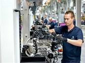 Výroba motorů v továrně BMW