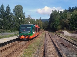 Motorová jednotka řady 654 Regiosprinter společnosti GWTR ve stanici Lenora