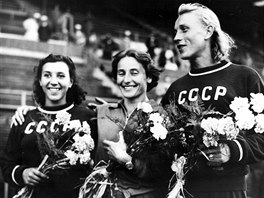 V roce 1952 porazila Dana Zátopková na olympiádě v Helsinkách soupeřky ze...