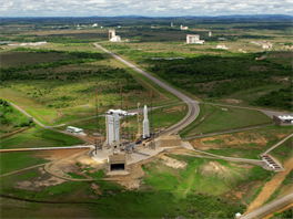 Startovac rampa a zzem pro rakety Ariane na kosmodromu Kourou ve Francouzsk...