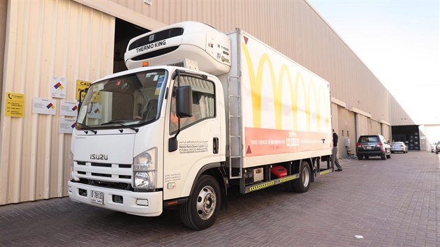 Flotila nkladnch automobil McDonald's v Dubaji jezd kompletn na bionaftu spolenosti Neutral Fuels. Celkem najeli pes 14 milion kilometr, co umonilo snit emise CO2 o vce ne 12 000 tun.