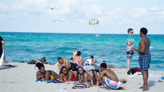V Miami se kvli koronaviru zavraj ple, nkter vak zstvaj oteven. (17. bezna 2020)