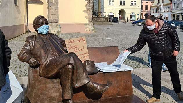 Nchodsk vrobce Darr - lon povleen vnuje zdarma ltku pro it rouek. Zhruba dvakrt denn je k vyzvednut na Masarykov nmst na lavice Josefa kvoreckho.