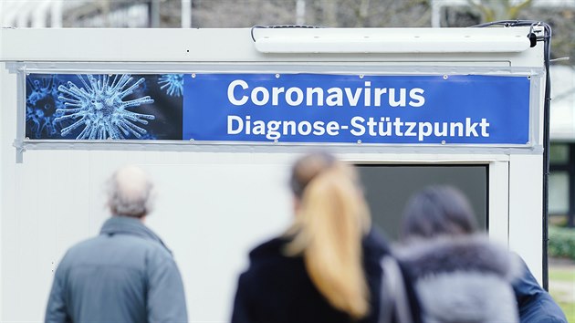 Vzhledem k epidemii zdila Fakultn nemocnice v Mannheimu speciln diagnostickou buku s testy na koronavirus. (11. bezna 2020)