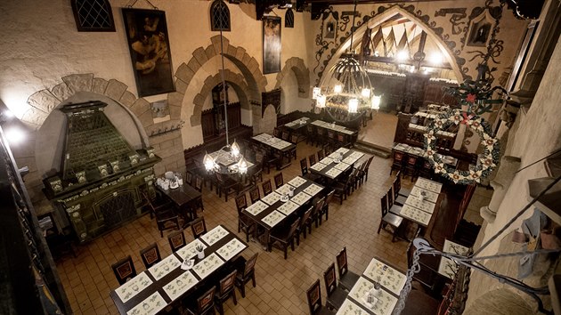 Pivovar a restaurace U Fleků v Praze zel v pátek kolem dvacáté hodiny prázdnotou. (13. března 2020)