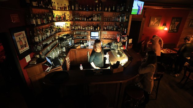 Bar Milá tchýně v Praze po vyhlášení zákazu provozu (13. března 2020)