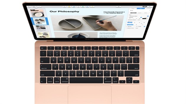 Jedna z barevnch verz notebooku MacBook Air pro rok 2020