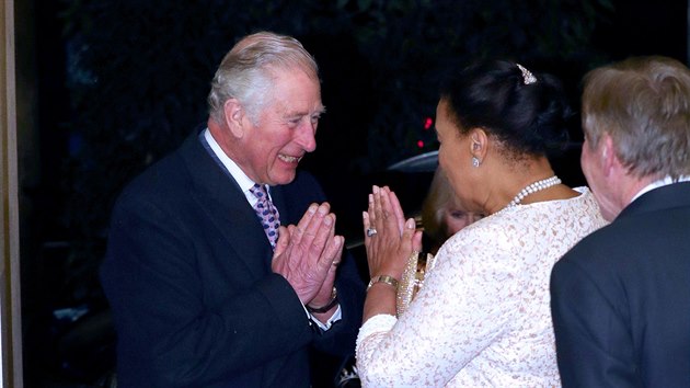 Princ Charles a generální tajemnice Commonwealthu baronka Patricia Janet Scotlandová (Londýn, 9. března 2020)