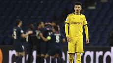 Jadon Sancho z Dortmundu smutní poté, co jeho tým inkasoval podruhé v zápase...