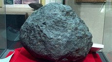 Slavný kousek. Meteorit o hmotnosti 127 koligram spadl do pole za mstem...