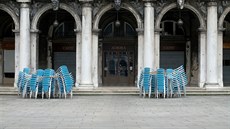 Zavená milánská restaurace. Italská vláda rozhodla o celostátní karantén,...