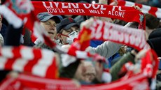 Fanouci Liverpoolu bhem osmifinále Ligy mistr proti Atlétiku Madrid. Steda...