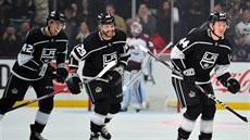 Gabriel Vilardi (42), Martin Frk (29) a Mikey Anderson (44) oslavují gól Los...