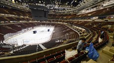 Pohled na prázdnou arénu United Center, domov Chicago Blackhawks.