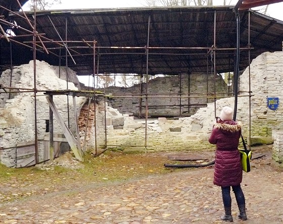 Hrad Vízmburk na Trutnovsku prochází rekonstrukcí.